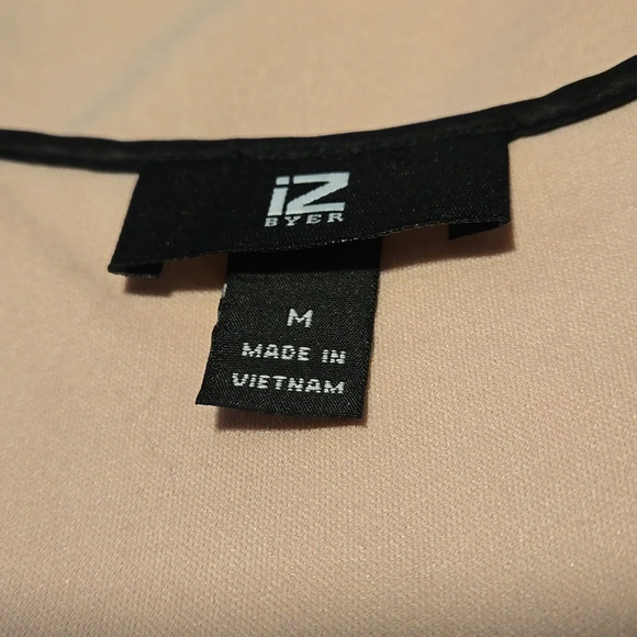 IZ Byer Junior Size M Ruffle Metallic Chiffon Top Color: Blush_Flaw - Picture 4 of 8